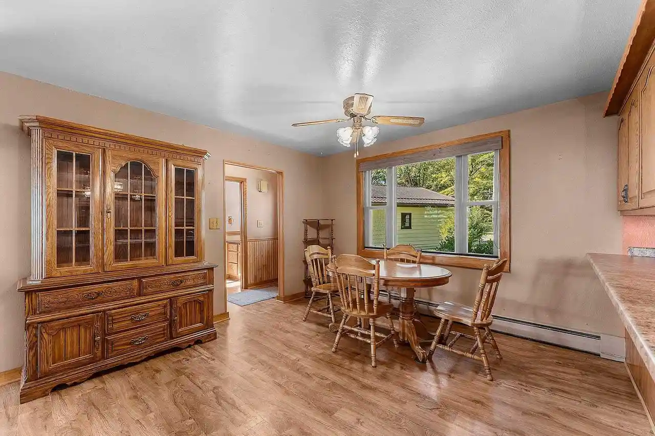 Photo 3 of Single family home for sale at 4135 Lade Beach Rd, Little Suamico, WI 54141 | MLS# 50333987 | Listing updated on 2026-10-08