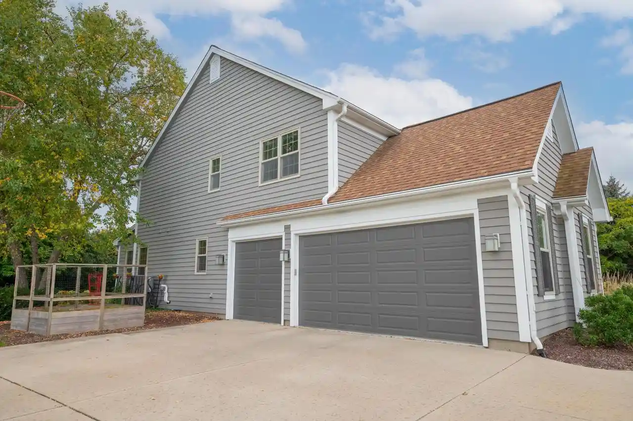 Photo 4 of Single family home for sale at 8646 S Parkland Ct, Franklin, WI 53132 | MLS# 1983881 | Listing updated on 2026-10-09