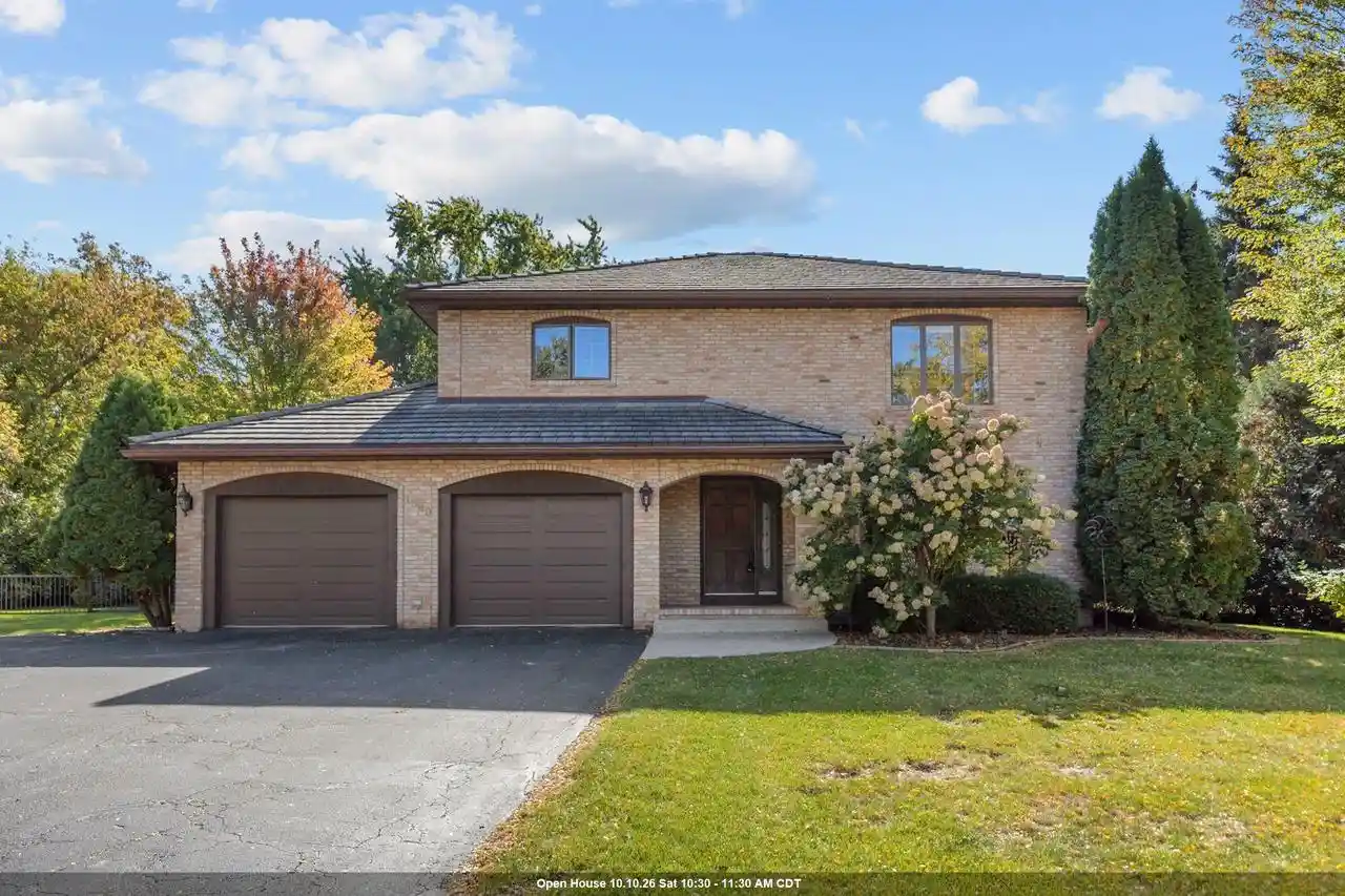 Photo 1 of Single family home for sale at 1580 Arboretum Dr, Oshkosh, WI 54901 | MLS# 50333980 | Listing updated on 2026-10-10