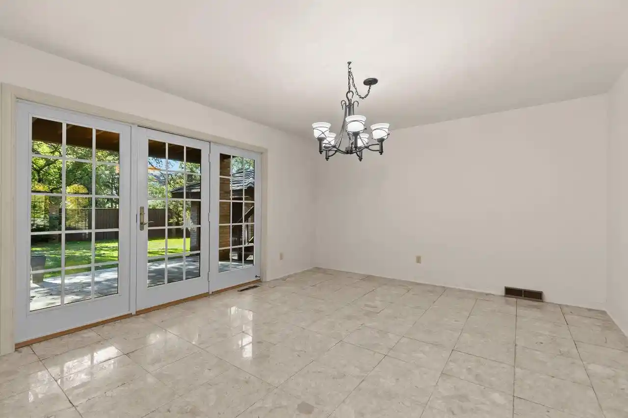 Photo 3 of Single family home for sale at 1580 Arboretum Dr, Oshkosh, WI 54901 | MLS# 50333980 | Listing updated on 2026-10-10