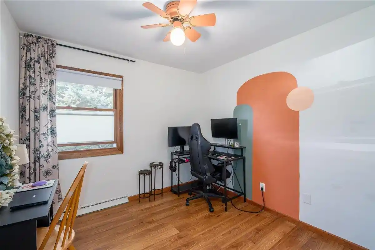 Photo 2 of Single family home for sale at 1810 Fabry St, Oshkosh, WI 54902 | MLS# 50333966 | Listing updated on 2026-10-08