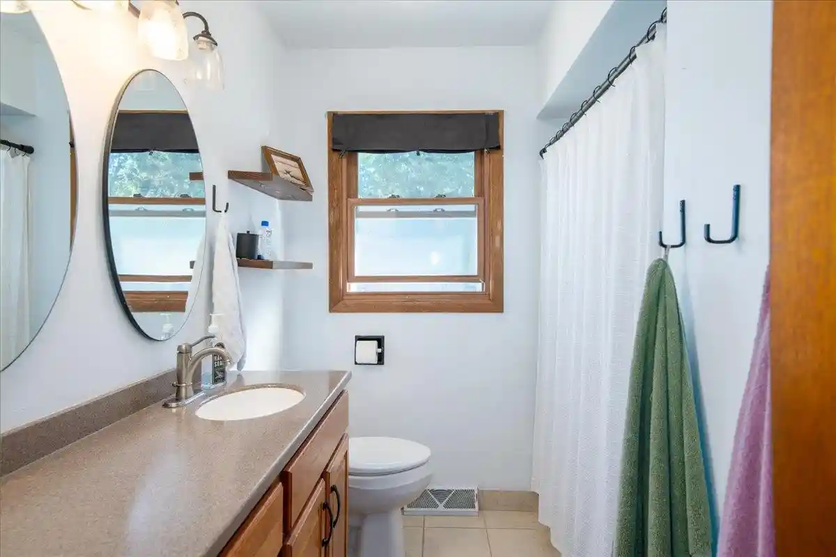 Photo 3 of Single family home for sale at 1810 Fabry St, Oshkosh, WI 54902 | MLS# 50333966 | Listing updated on 2026-10-08