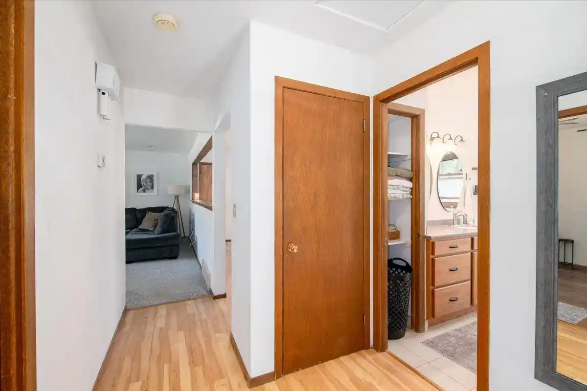 Photo 4 of Single family home for sale at 1810 Fabry St, Oshkosh, WI 54902 | MLS# 50333966 | Listing updated on 2026-10-08