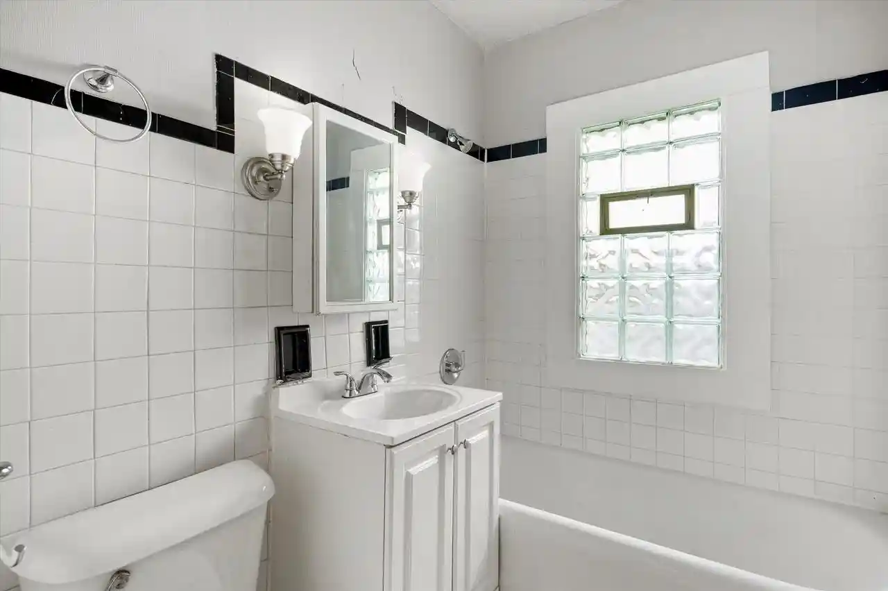 Photo 3 of Single family home for sale at 3215 W Auer Ave, Milwaukee, WI 53216 | MLS# 1983882 | Listing updated on 2026-10-09