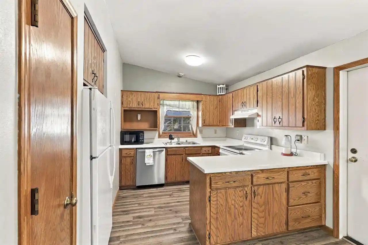 Photo 1 of Single family home for sale at 605 5th Street, Menasha, WI 54952 | MLS# 50333958 | Listing updated on 2026-10-08