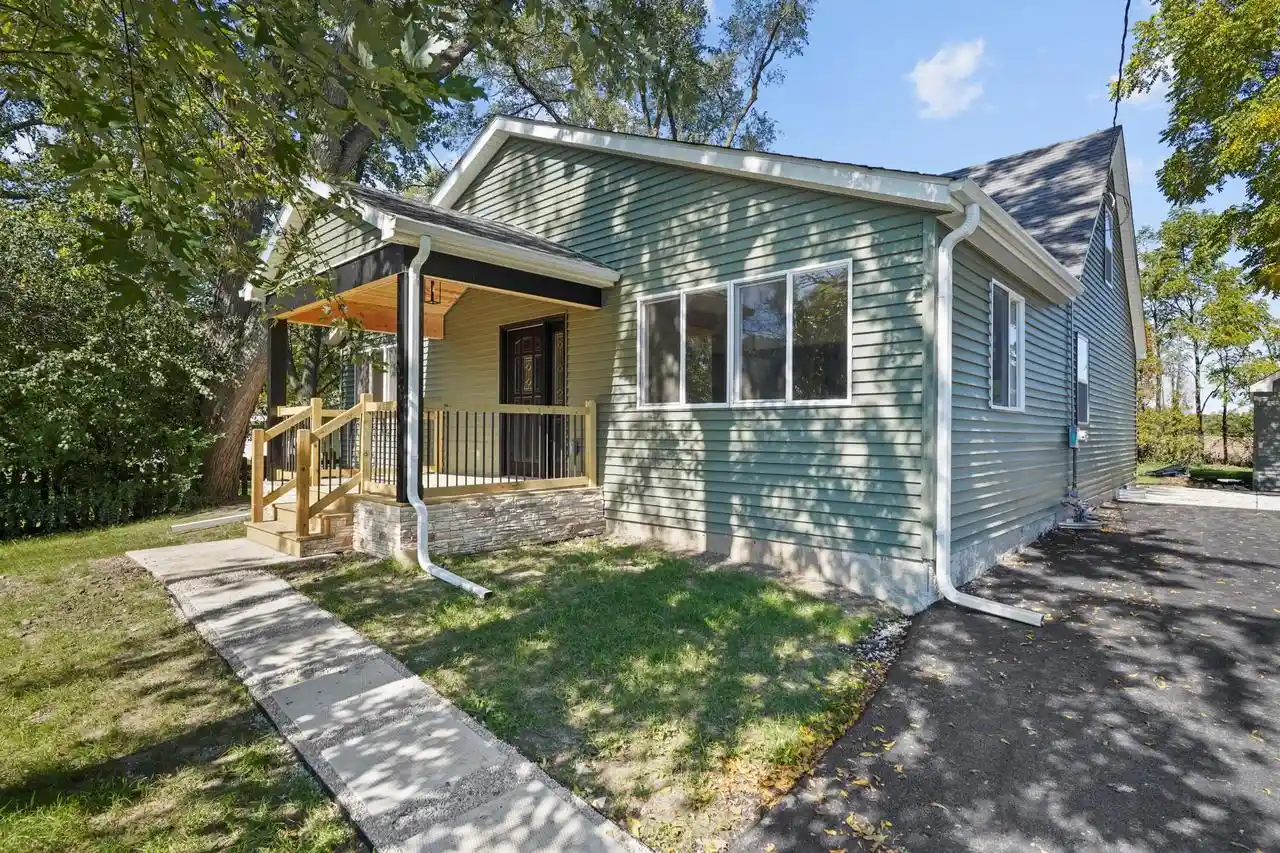 Photo 1 of Single family home for sale at 25222 83rd Street, Salem, WI 53168 | MLS# 1983892 | Listing updated on 2026-10-09