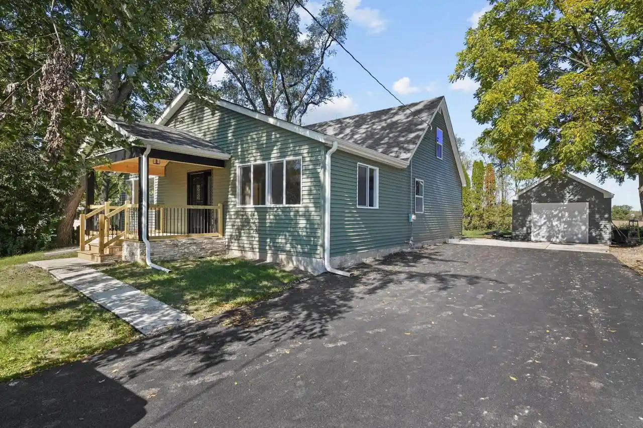 Photo 3 of Single family home for sale at 25222 83rd Street, Salem, WI 53168 | MLS# 1983892 | Listing updated on 2026-10-09
