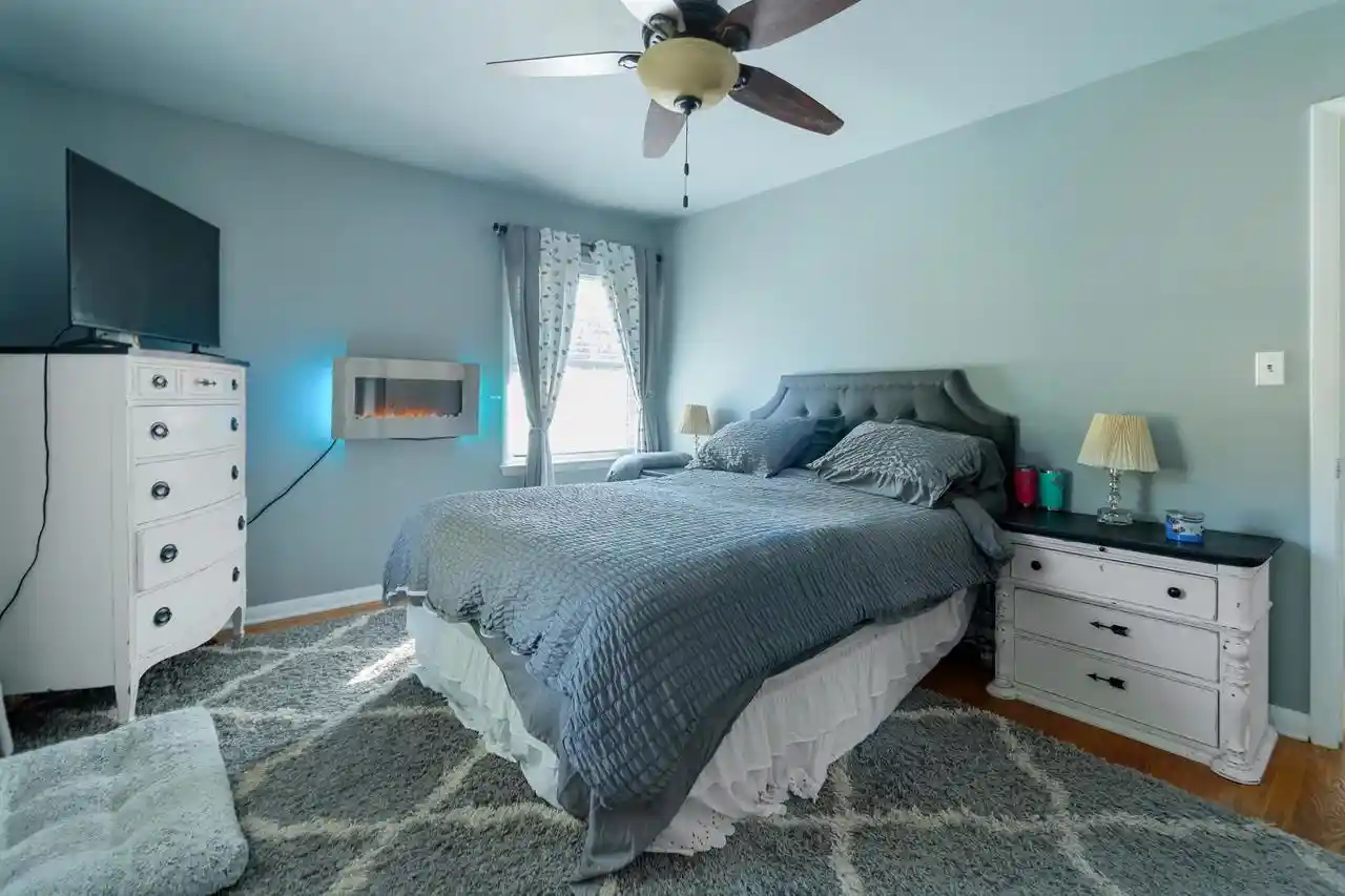 Photo 4 of Single family home for sale at 710 W Theresa Ct, Glendale, WI 53209 | MLS# 1983894 | Listing updated on 2026-10-09