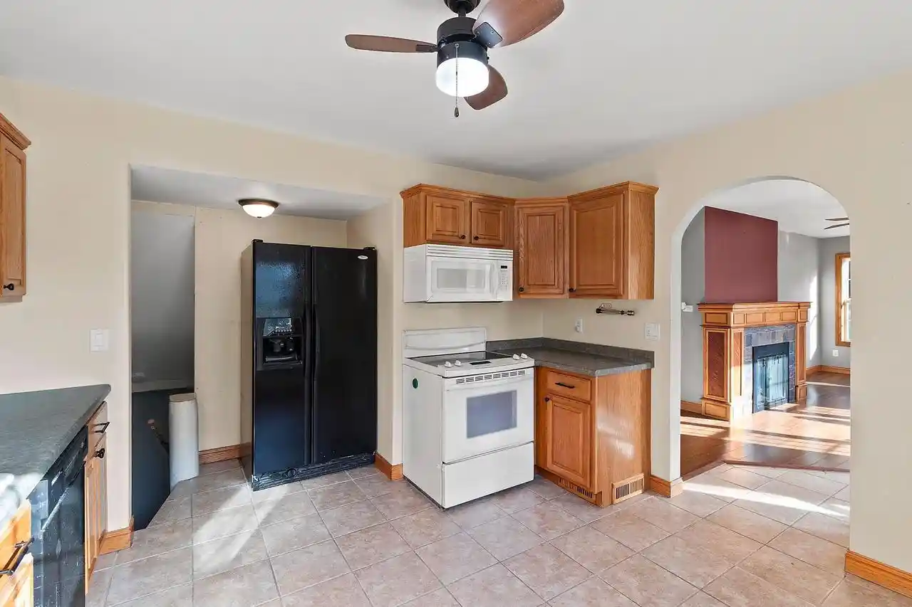 Photo 3 of Single family home for sale at 1821 S 18th Street, Manitowoc, WI 54220 | MLS# 50333988 | Listing updated on 2026-10-08