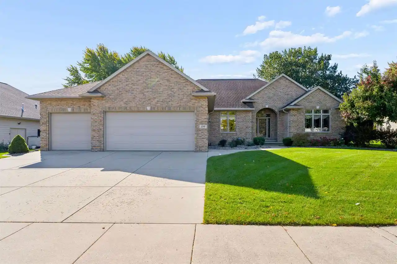 Photo 1 of Single family home for sale at 3191 Jaguar Ln, Green Bay, WI 54313 | MLS# 50333971 | Listing updated on 2026-10-08
