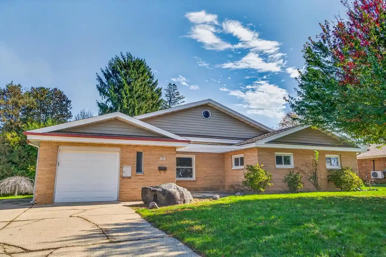 Photo 1 of Single family home for sale at 301 S Franklin St, Verona, WI 53593 | MLS# 2034262 | Listing updated on 2026-10-19
