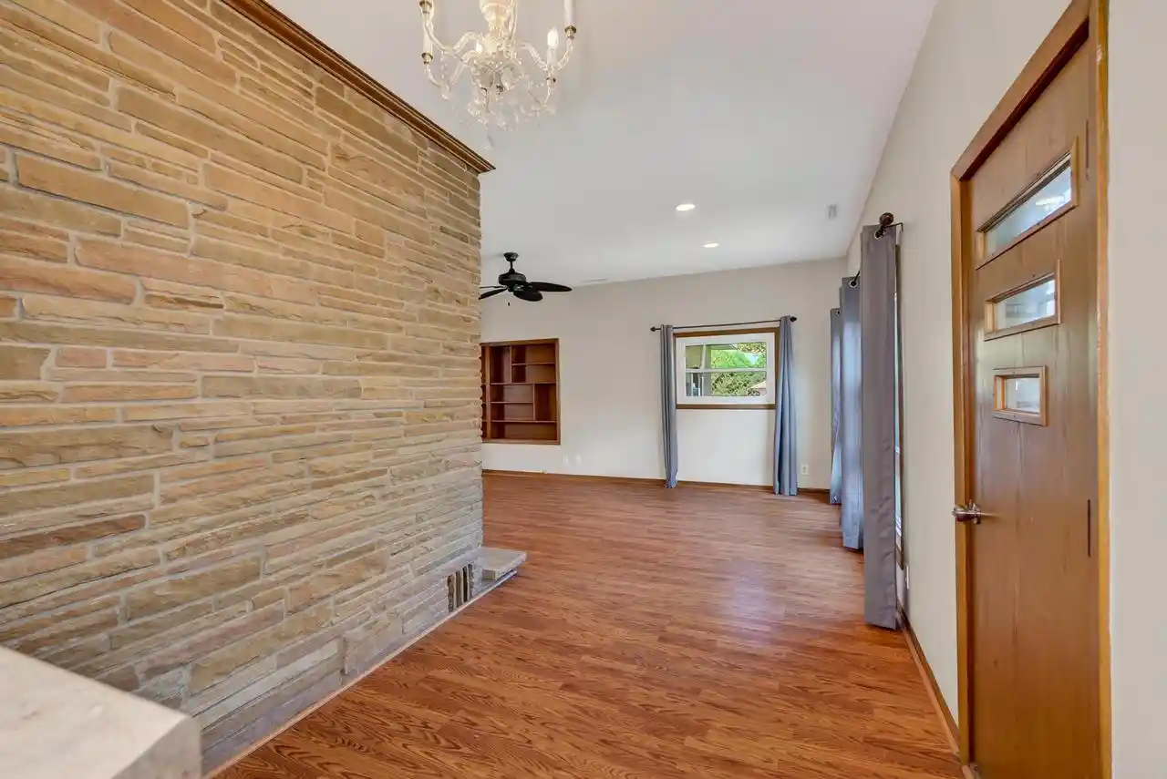 Photo 3 of Single family home for sale at 301 S Franklin St, Verona, WI 53593 | MLS# 2034262 | Listing updated on 2026-10-19