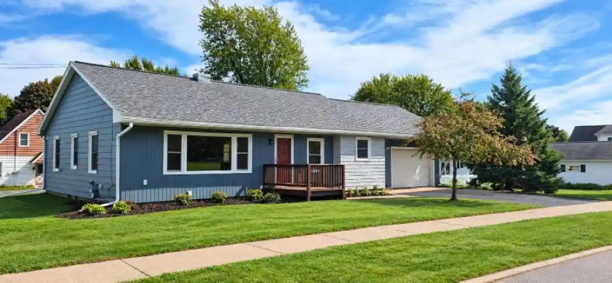 Photo 1 of Single family home for sale at 1111 N Chestnut Ave, Marshfield, WI 54449 | MLS# 22605025 | Listing updated on 2026-10-09