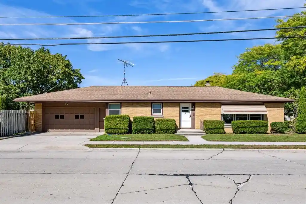Photo 1 of Single family home for sale at 1706 Humboldt Ave, Sheboygan, WI 53081 | MLS# 1983899 | Listing updated on 2026-10-08