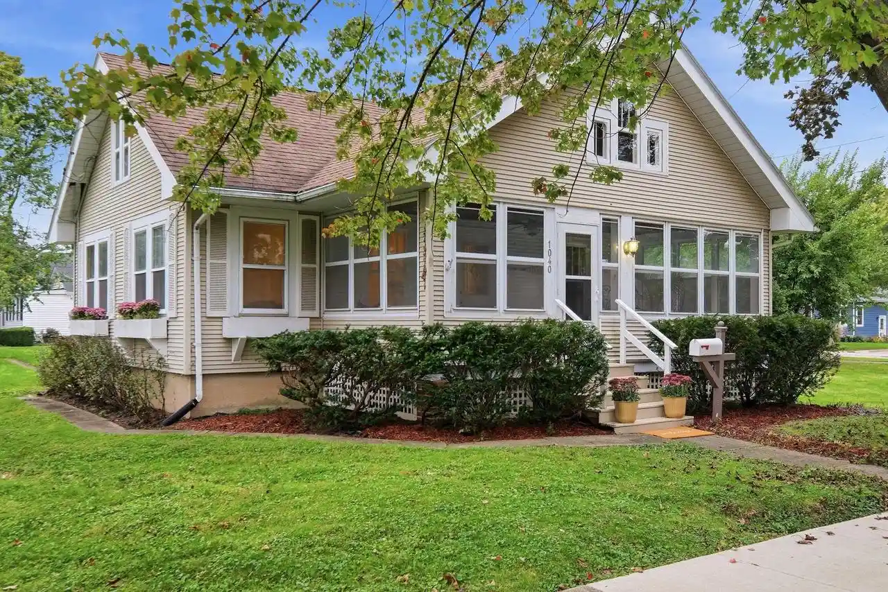 Photo 1 of Single family home for sale at 1040 Tolman St, Lake Geneva, WI 53147 | MLS# 2034264 | Listing updated on 2026-10-08