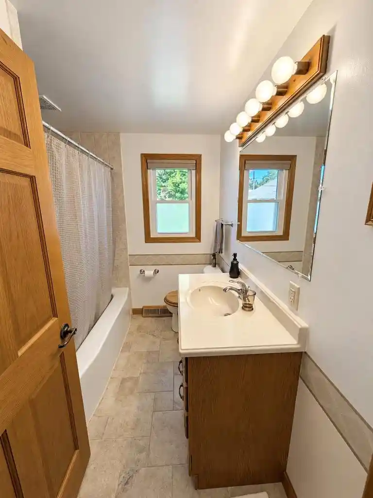 Photo 4 of Single family home for sale at 157 N Lark St, Oshkosh, WI 54902 | MLS# 50333981 | Listing updated on 2026-10-08