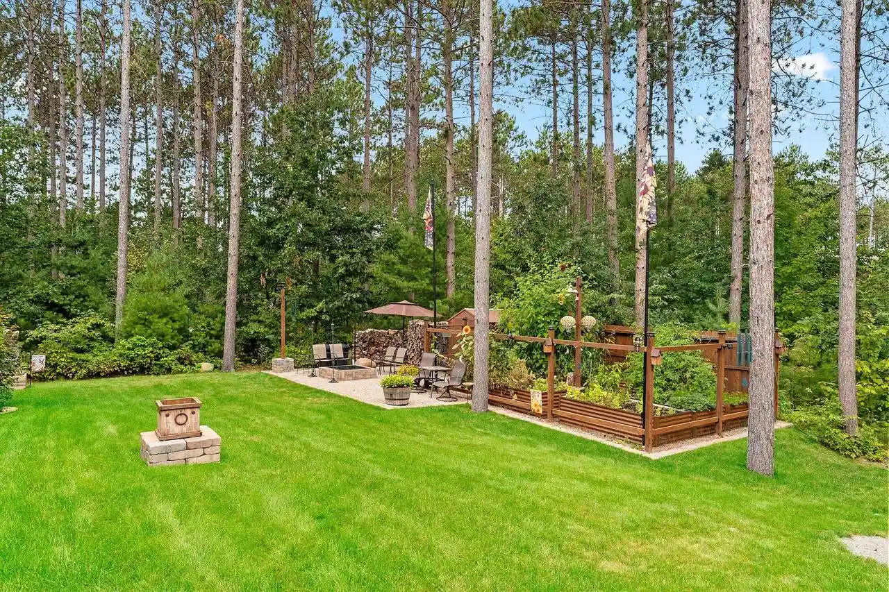 Photo 3 of Single family home for sale at 863 Maple Leaf Trl, Sobieski, WI 54171 | MLS# 50333982 | Listing updated on 2026-10-08