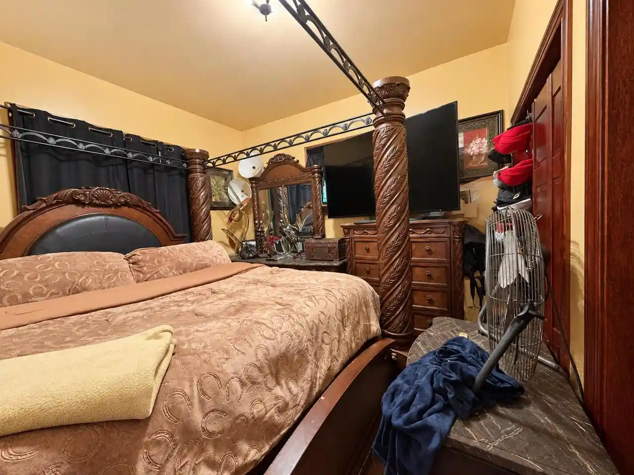 Photo 3 of Single family home for sale at 3743 W Miller Ln, Milwaukee, WI 53208 | MLS# 1983913 | Listing updated on 2026-10-09