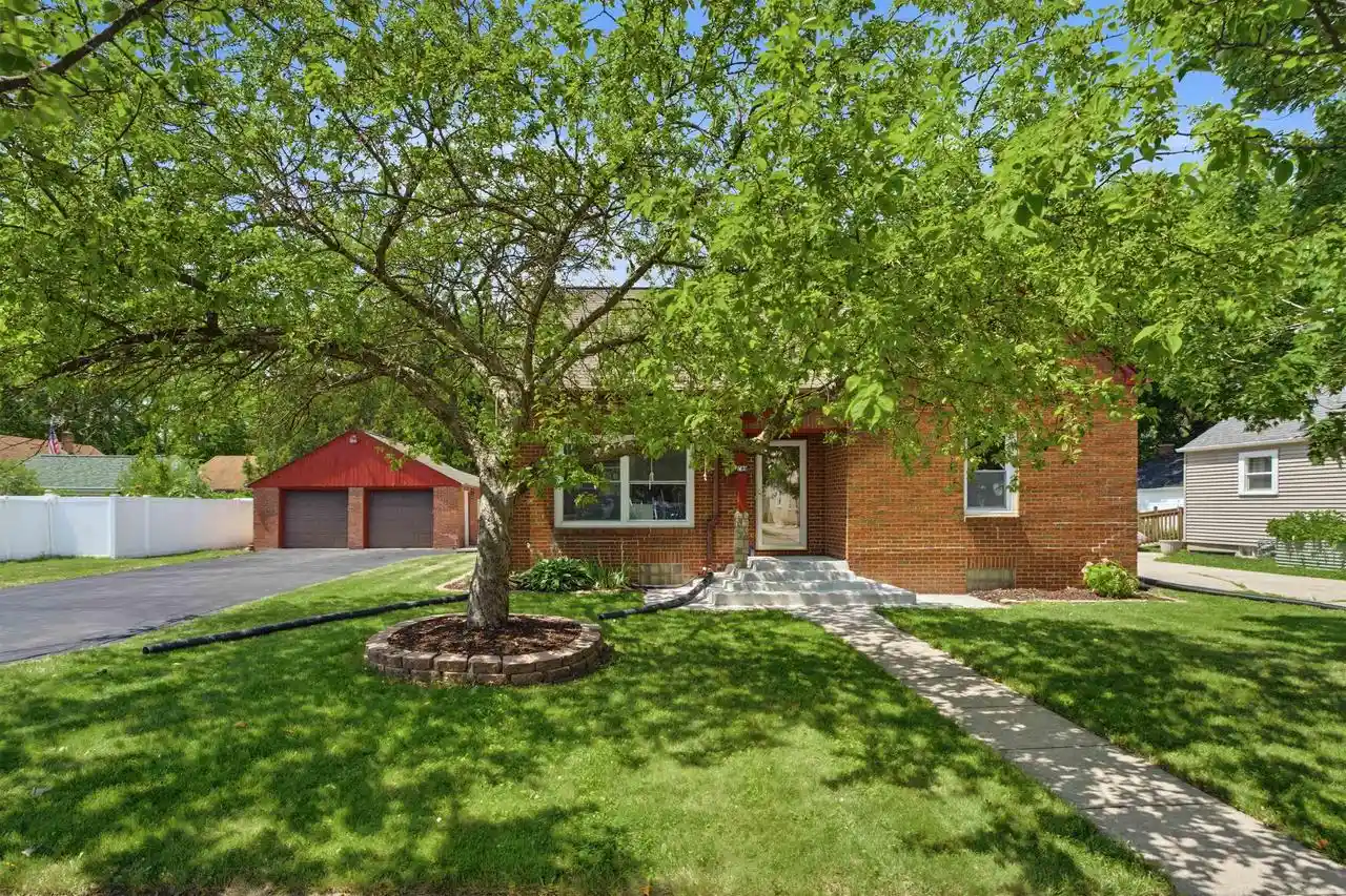 Photo 1 of Single family home for sale at 708 State St, Menasha, WI 54952 | MLS# 50333974 | Listing updated on 2026-10-08