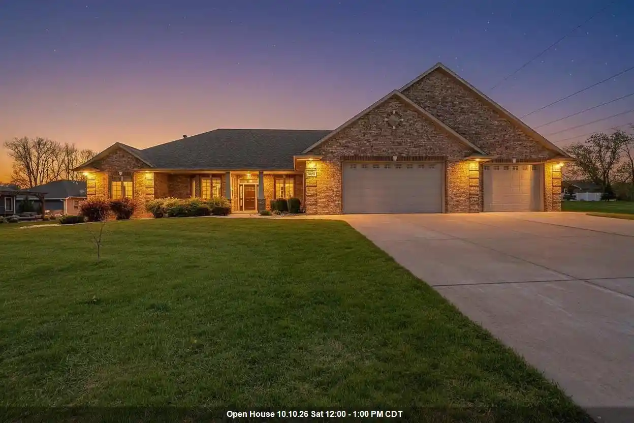 Single family home for sale at 334 Whispering Crk Ct, Green Bay, WI 54303 | MLS# 50333998