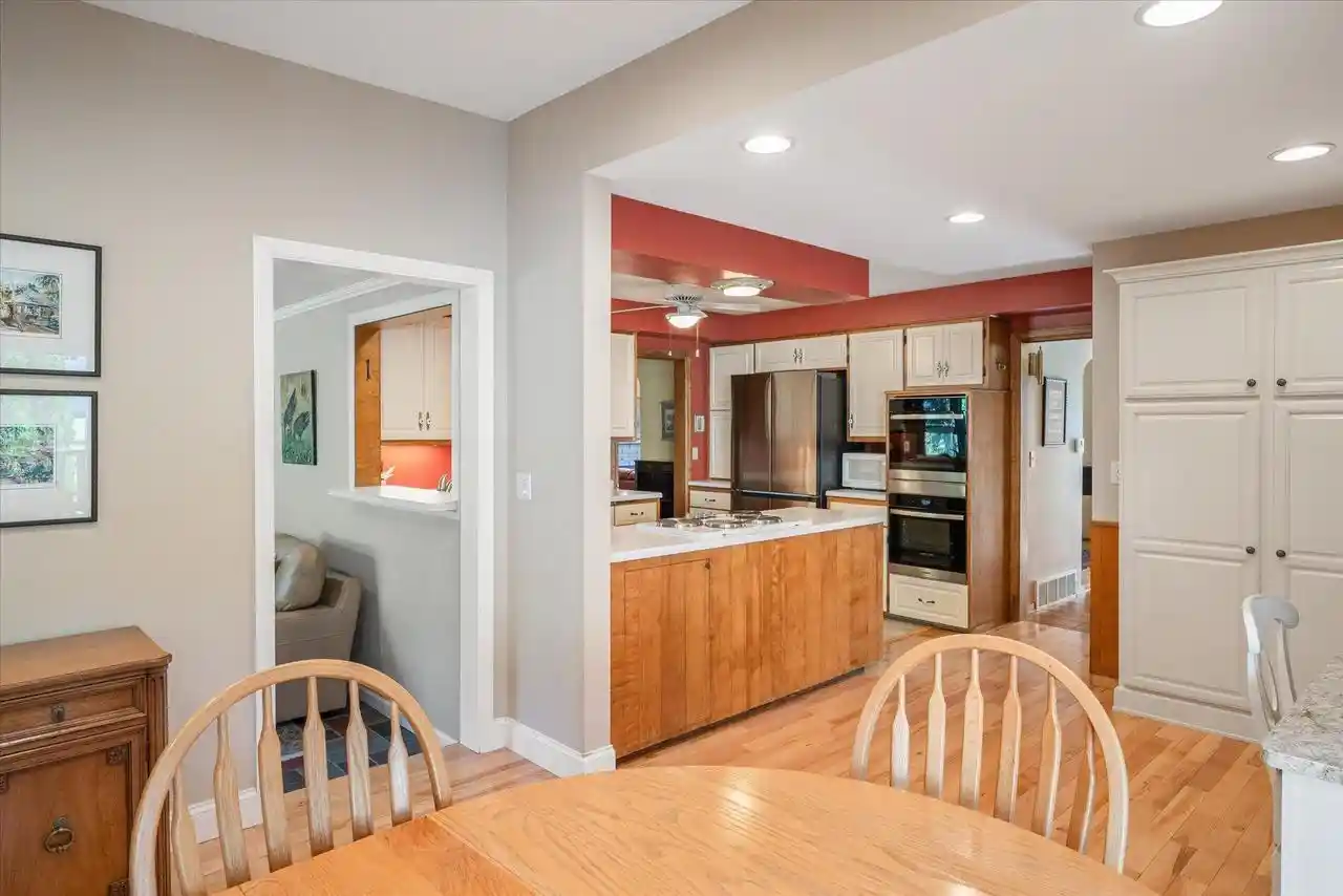 Photo 1 of Single family home for sale at 2621 Van Loon Rd, La Crosse, WI 54601 | MLS# 1983929 | Listing updated on 2026-10-08