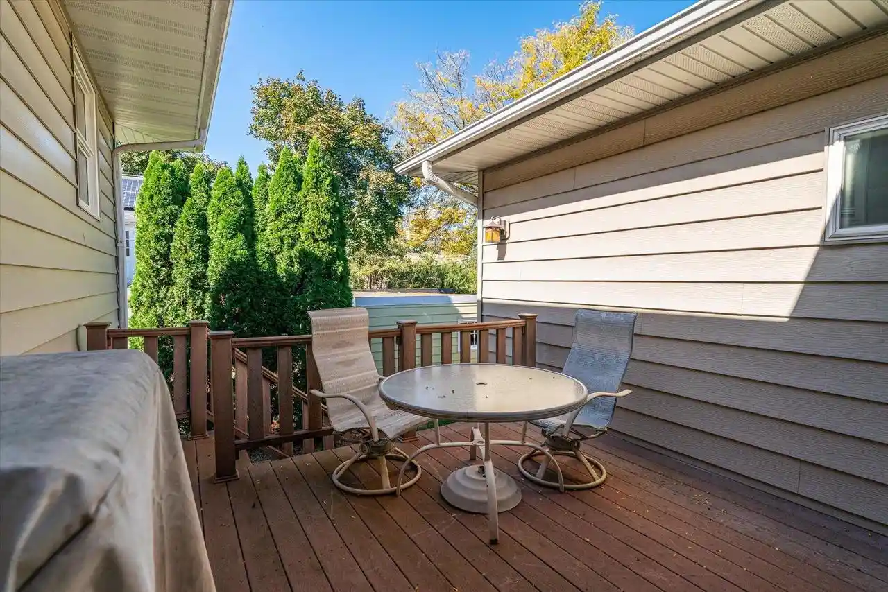 Photo 3 of Single family home for sale at 2621 Van Loon Rd, La Crosse, WI 54601 | MLS# 1983929 | Listing updated on 2026-10-08