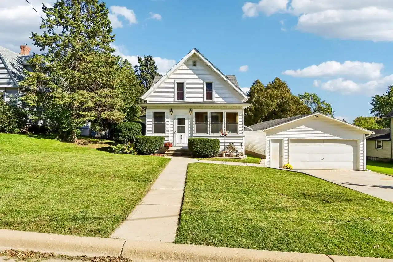 Photo 1 of Single family home for sale at 319 Sheldon St, Cambridge, WI 53523 | MLS# 1983927 | Listing updated on 2026-10-08