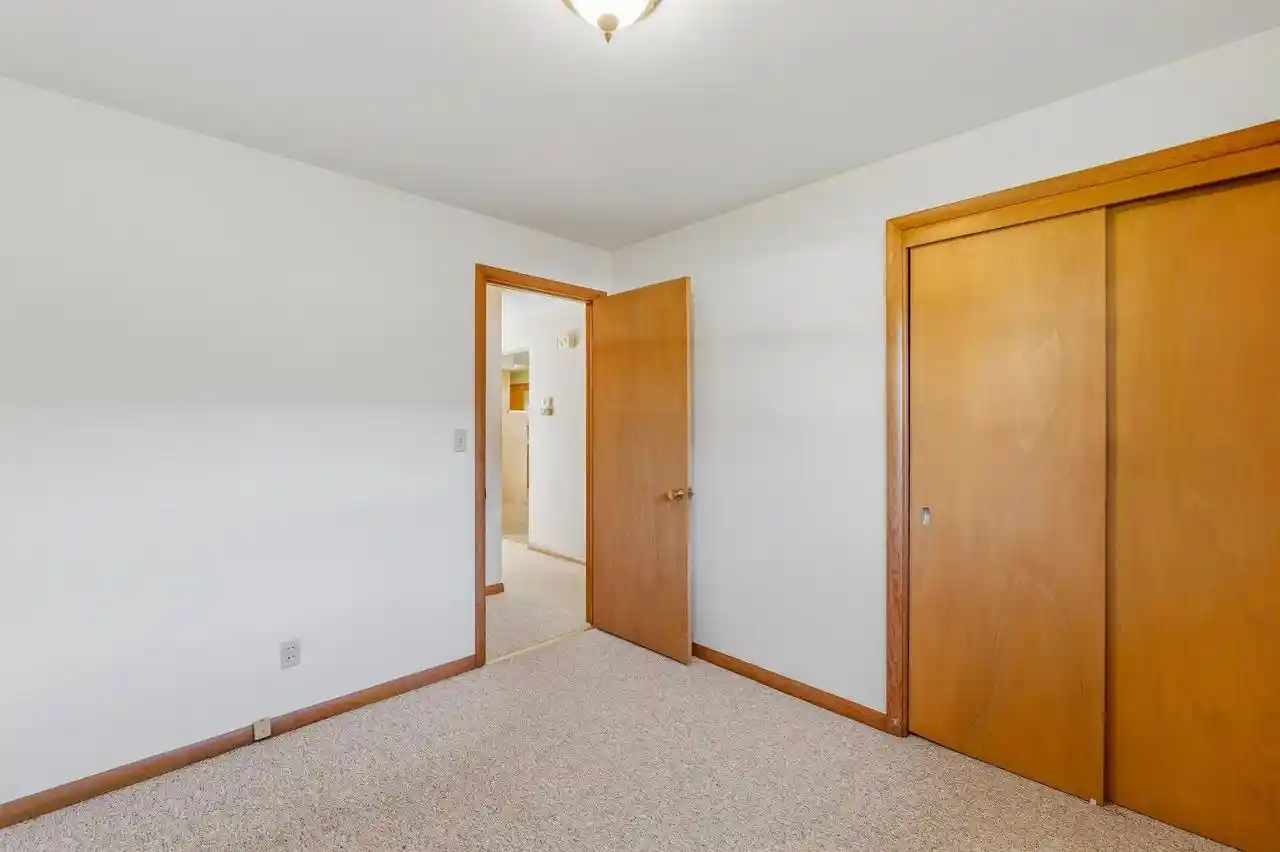 Photo 4 of Single family home for sale at 502 Lake St, Beaver Dam, WI 53916 | MLS# 2034277 | Listing updated on 2026-10-08