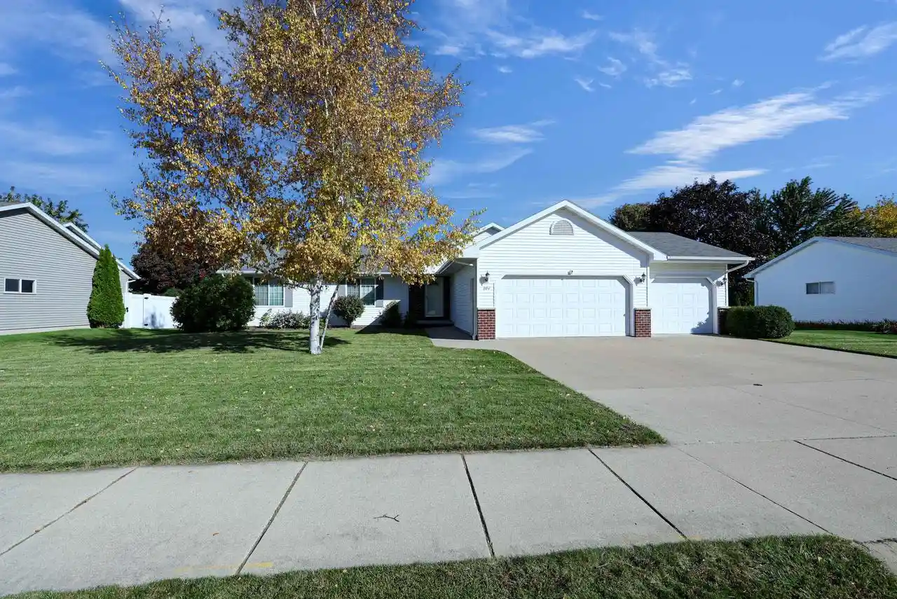 Single family home for sale at 804 W Ann St, Kaukauna, WI 54130 | MLS# 50333955