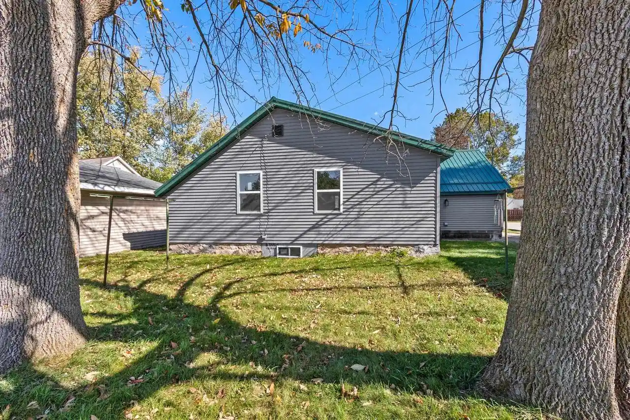 Photo 1 of Single family home for sale at 517 S Hamlin St, Shawano, WI 54166 | MLS# 50334004 | Listing updated on 2026-10-08