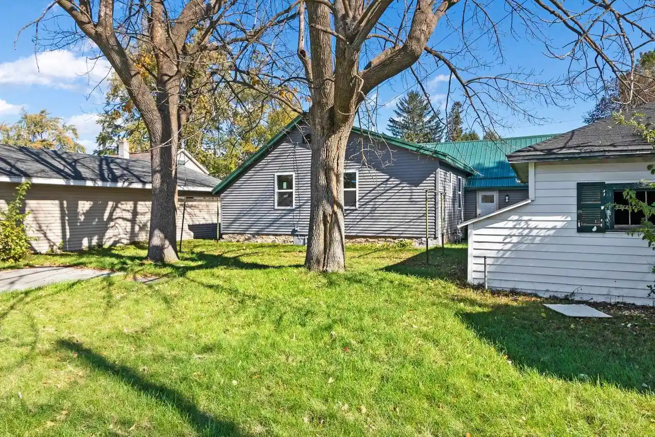 Photo 2 of Single family home for sale at 517 S Hamlin St, Shawano, WI 54166 | MLS# 50334004 | Listing updated on 2026-10-08