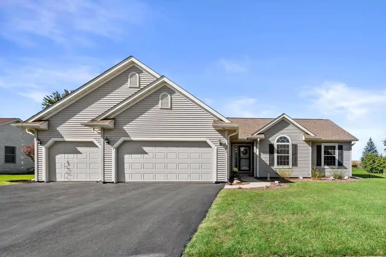 Single family home for sale at 521 Tomahawk Dr, Twin Lakes, WI 53181 | MLS# 1983938