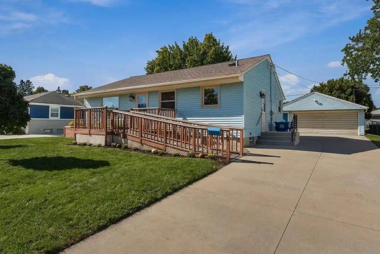 Photo 1 of Single family home for sale at 921 3rd Avenue, Grafton, WI 53024 | MLS# 1983945 | Listing updated on 2026-10-08