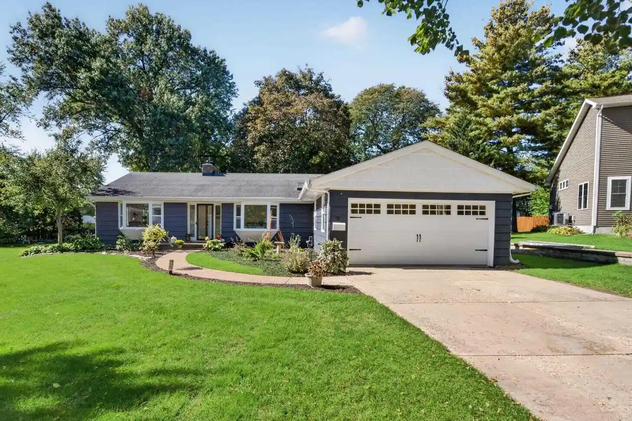 Photo 1 of Single family home for sale at 31 Hiawatha Cir, Madison, WI 53711 | MLS# 2034281 | Listing updated on 2026-10-09