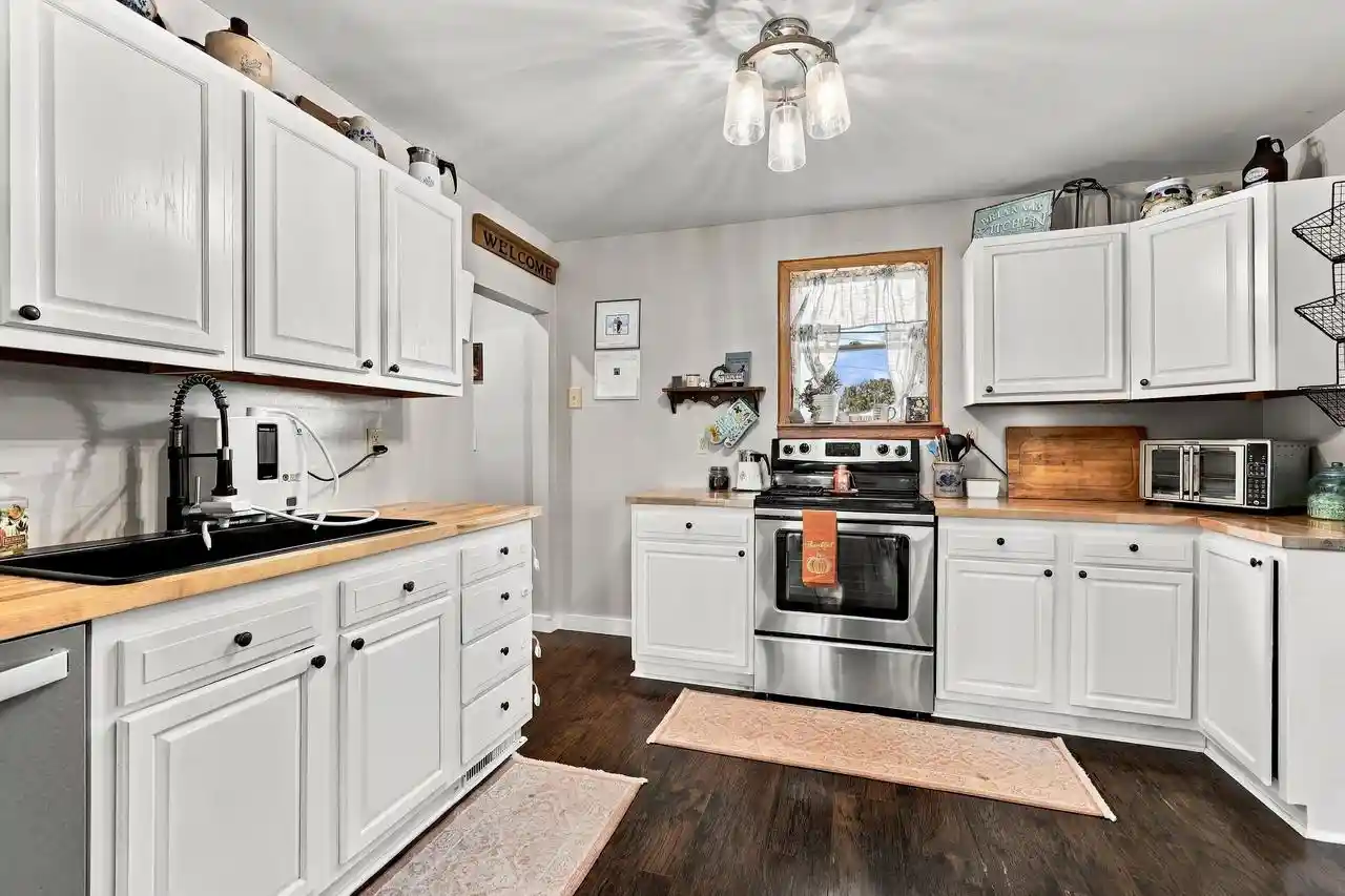 Photo 3 of Single family home for sale at 211 E High St, Shullsburg, WI 53586 | MLS# 2034287 | Listing updated on 2026-10-08