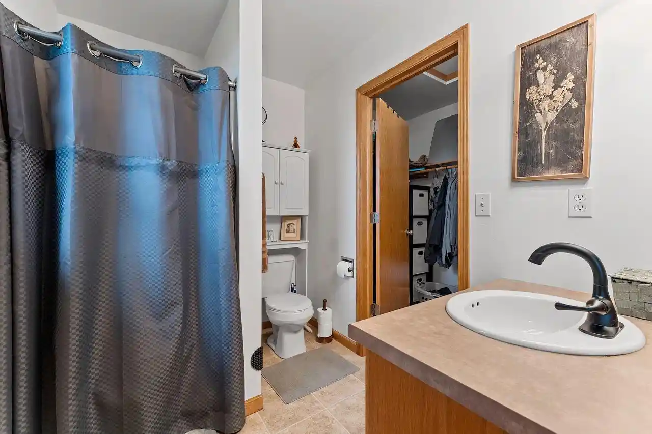 Photo 4 of Single family home for sale at 2337 Samantha St, De Pere, WI 54115 | MLS# 50334016 | Listing updated on 2026-10-08