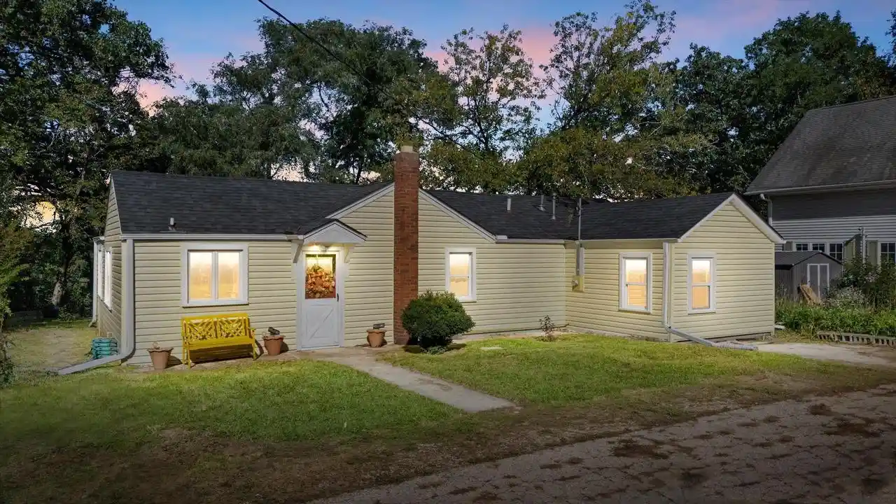 Photo 1 of Single family home for sale at 33320 Fairview Ct, Burlington, WI 53105 | MLS# 1983974 | Listing updated on 2026-10-08