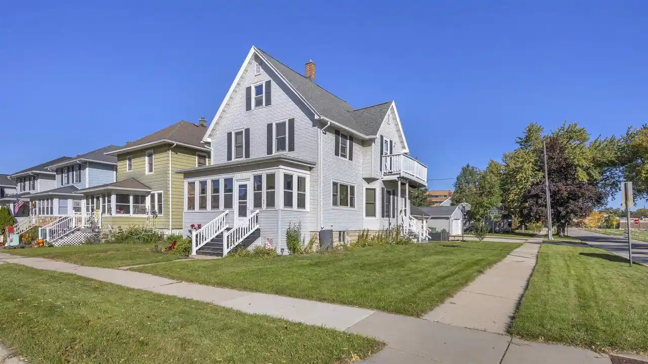Photo 1 of Single family home for sale at 421 E 2nd Street, Fond Du Lac, WI 54935 | MLS# 50334021 | Listing updated on 2026-10-08