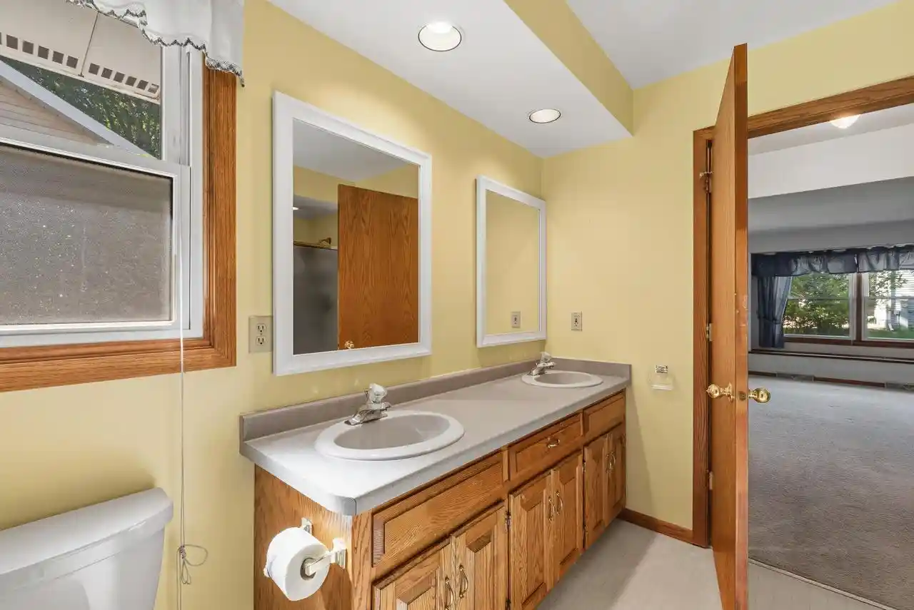 Photo 3 of Single family home for sale at 100 Deer Ridge Dr, West Bend, WI 53095 | MLS# 1983981 | Listing updated on 2026-10-09