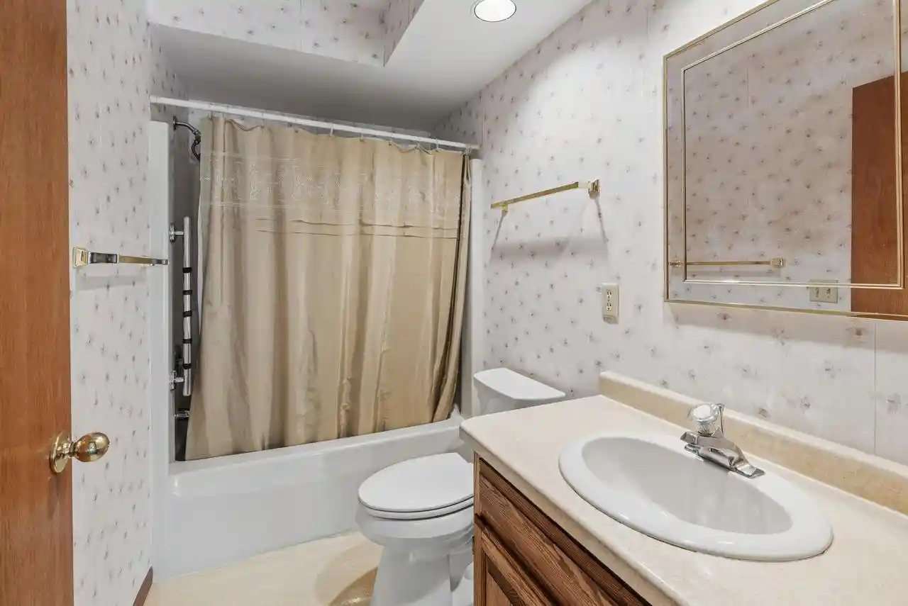 Photo 4 of Single family home for sale at 100 Deer Ridge Dr, West Bend, WI 53095 | MLS# 1983981 | Listing updated on 2026-10-09