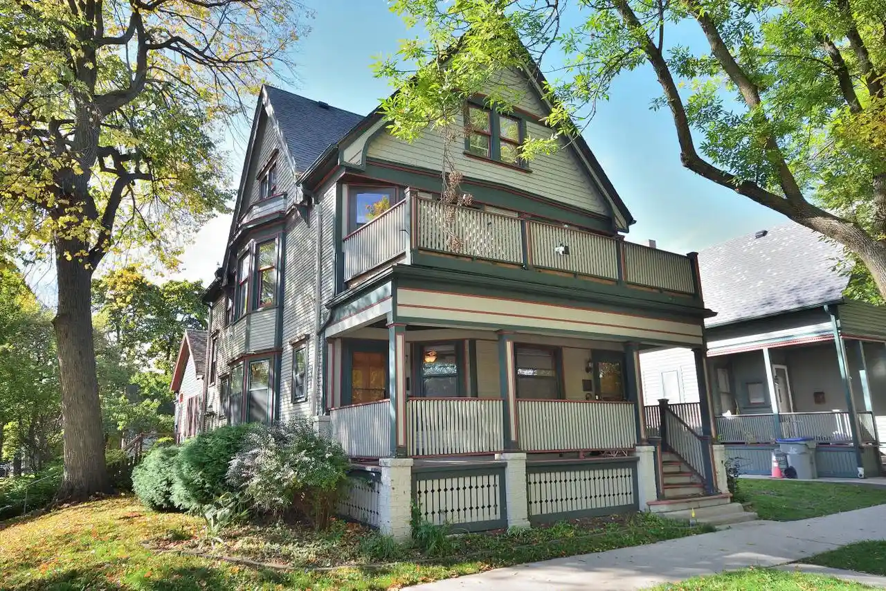Condo for sale at 203 W Lloyd St #203, Milwaukee, WI 53212 | MLS# 1983979
