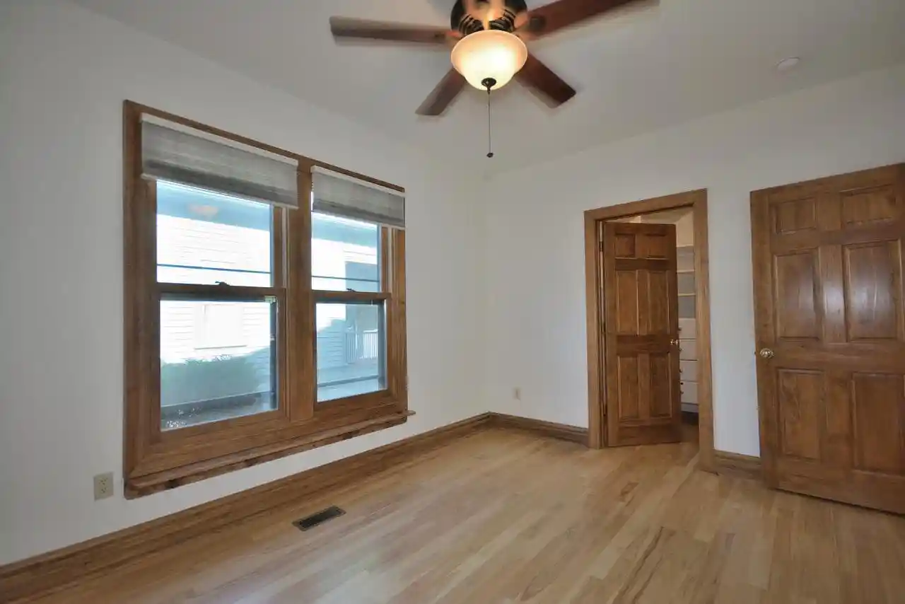 Listing Photo 5 - Condo for sale in building located at 203 W Lloyd St, Milwaukee, WI 53212 - Unit #203