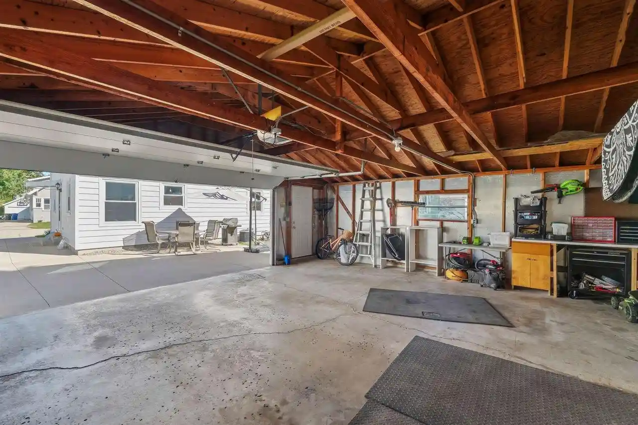 Photo 3 of Single family home for sale at 855 W 12th Avenue, Oshkosh, WI 54902 | MLS# 50334023 | Listing updated on 2026-10-08