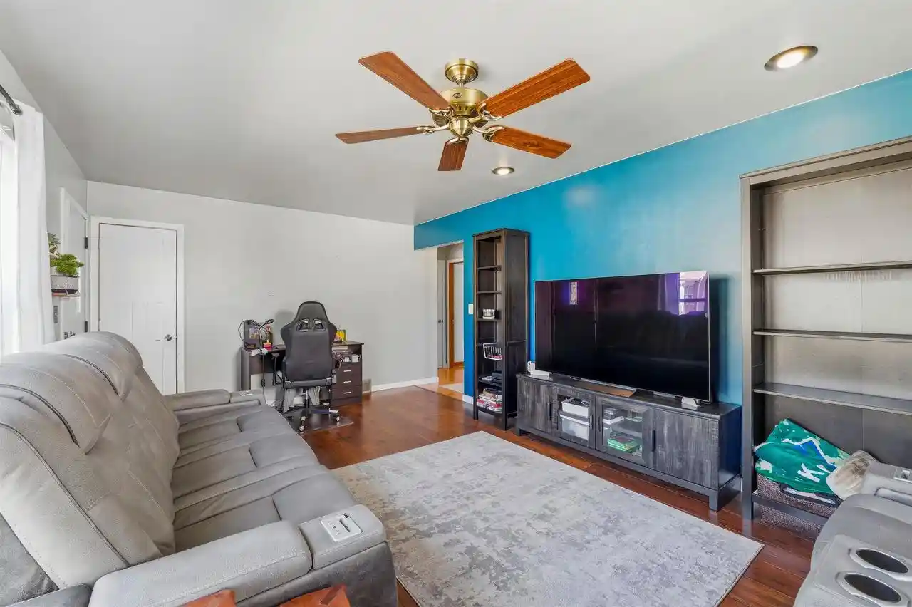 Photo 4 of Single family home for sale at 855 W 12th Avenue, Oshkosh, WI 54902 | MLS# 50334023 | Listing updated on 2026-10-08