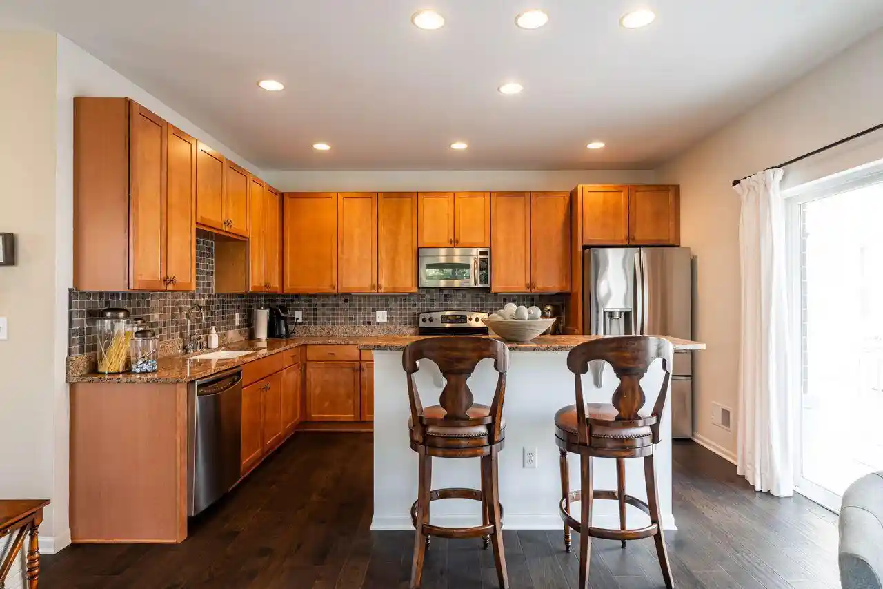 Photo 4 of Condo for sale at 3870 S Lake Dr #1102, Saint Francis, WI 53235 | MLS# 1983985 | Listing updated on 2026-10-08