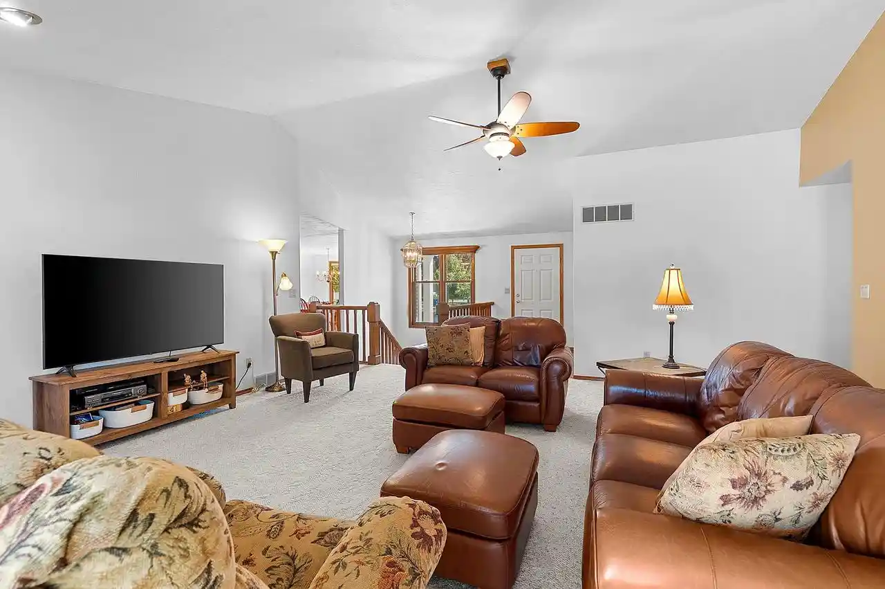 Photo 3 of Single family home for sale at 102 Acreview Dr, De Pere, WI 54115 | MLS# 50334027 | Listing updated on 2026-10-08