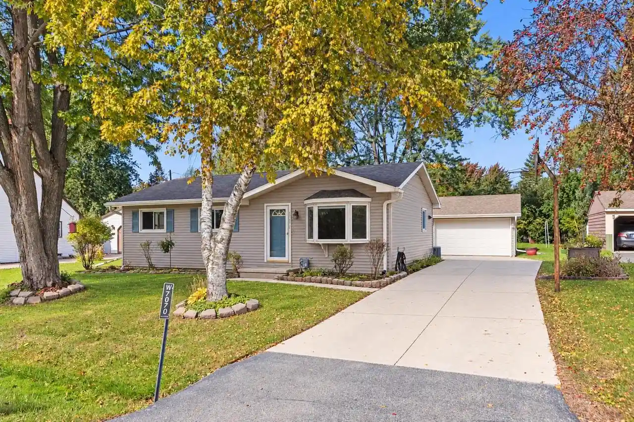 Single family home for sale at W7070 Verna Rd, Menasha, WI 54952 | MLS# 50334029