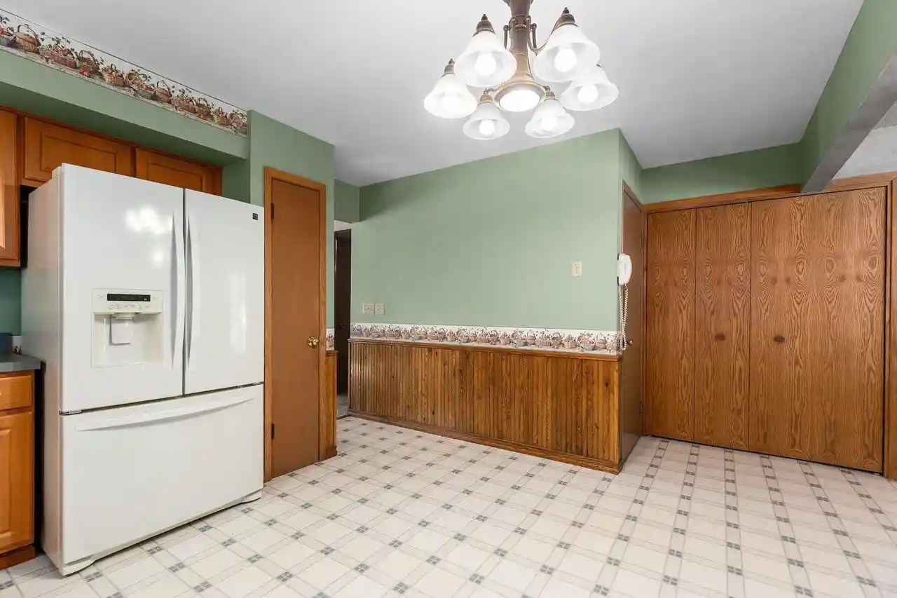 Photo 4 of Single family home for sale at W7070 Verna Rd, Menasha, WI 54952 | MLS# 50334029 | Listing updated on 2026-10-08