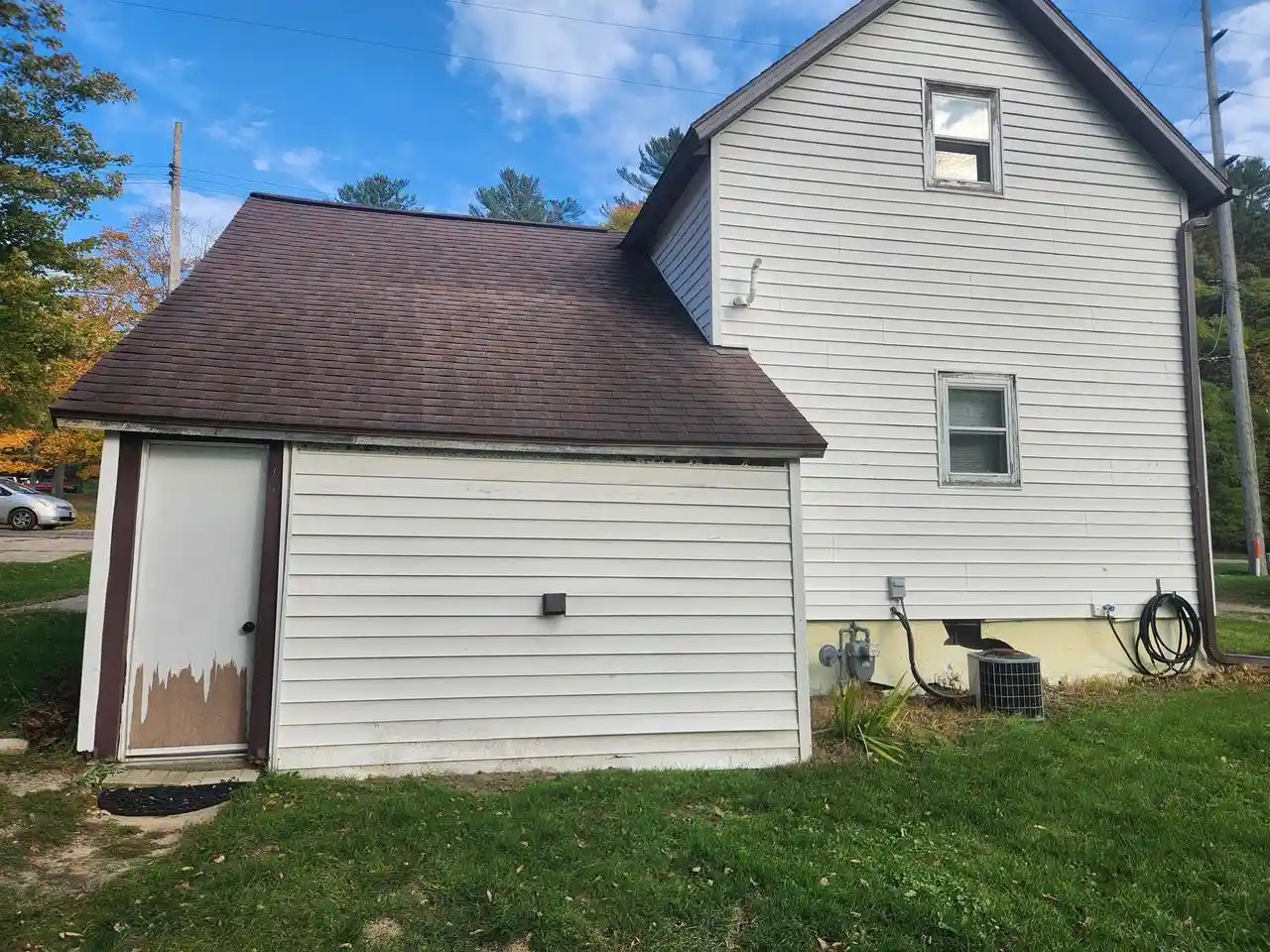Photo 2 of Single family home for sale at 617 Center St, Wonewoc, WI 53968 | MLS# 2034299 | Listing updated on 2026-10-08