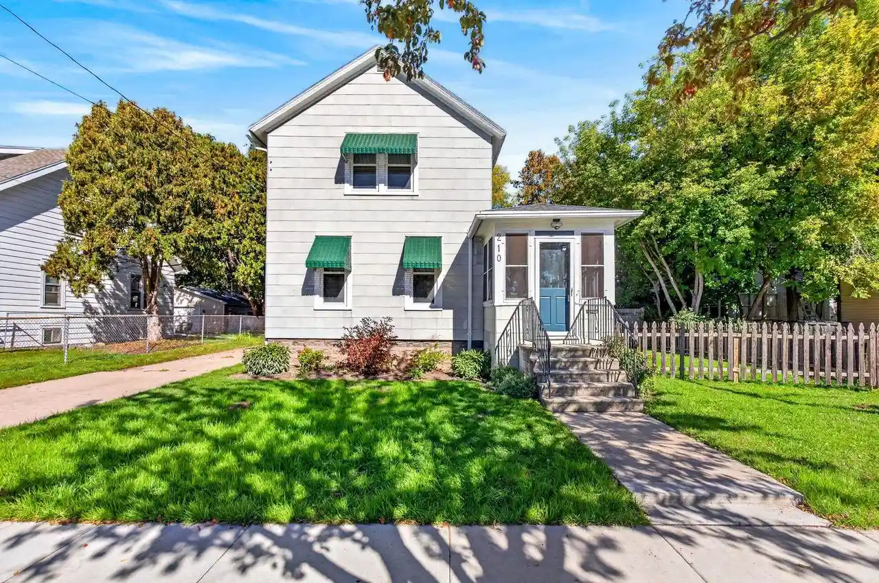 Photo 1 of Single family home for sale at 210 W 16th Avenue, Oshkosh, WI 54902 | MLS# 50334035 | Listing updated on 2026-10-08